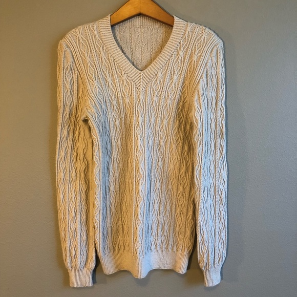 Sweaters - V neck cable knit sweater